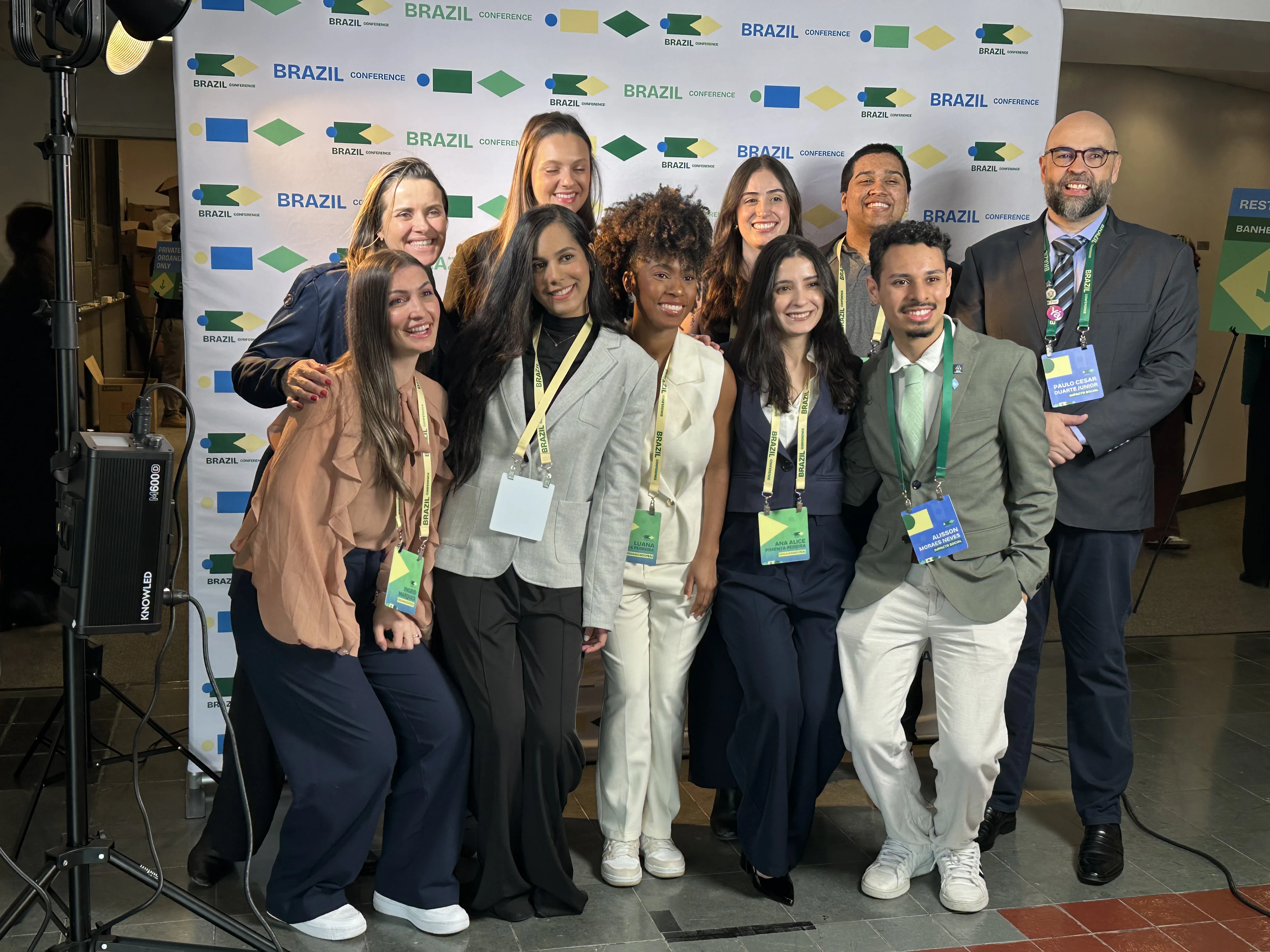 Recebendo o Prêmio Pesquisadores na 12ª Brazil Conference at Harvard University and MIT, Boston, EUA, 2026